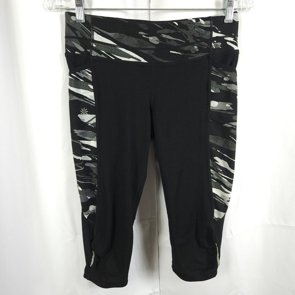Athleta Spliced Fire‎ Be Capri Leggings Black Camo Womens Small 28x16.5